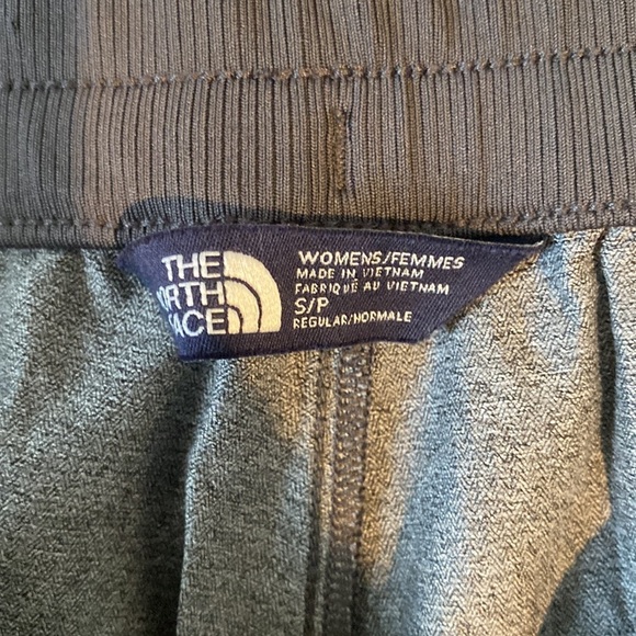 The North Face Capris - Picture 1 of 3